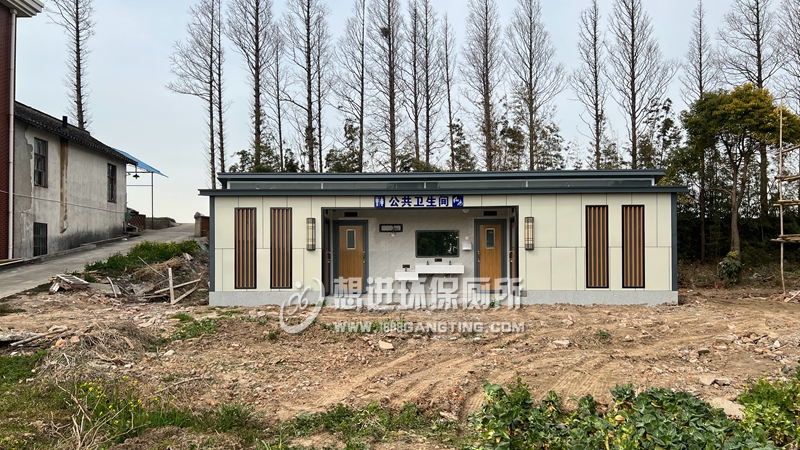 旺季不排长队、淡季不浪费：移动公厕的厕位弹性配置